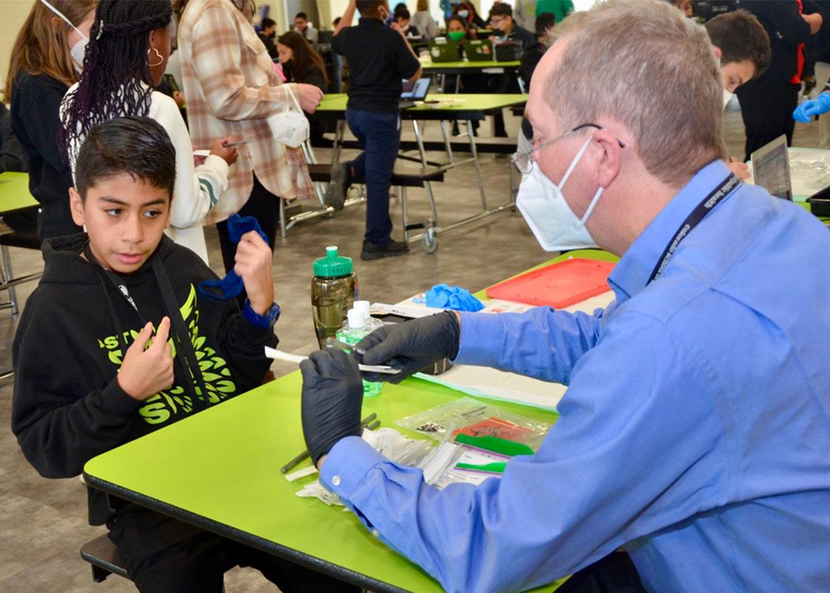 Jaenisch testing students