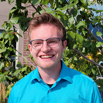 Headshot of Gabe Elson