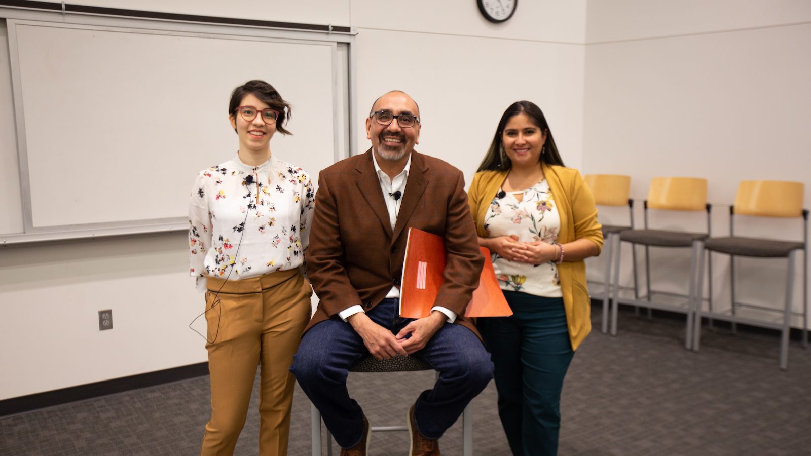 Manuel Espinoza and students